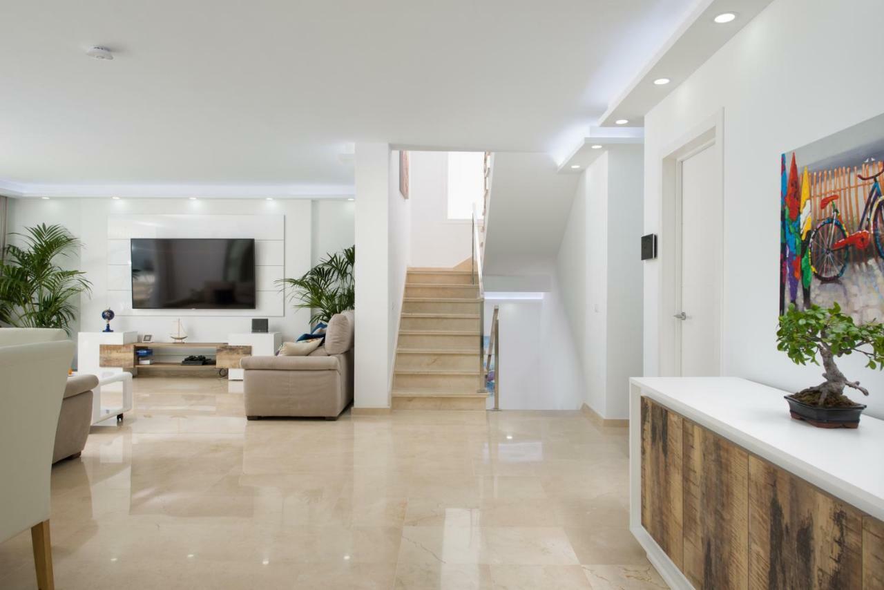 Villa Valentina Ocean View Heated Pool 아데제 외부 사진