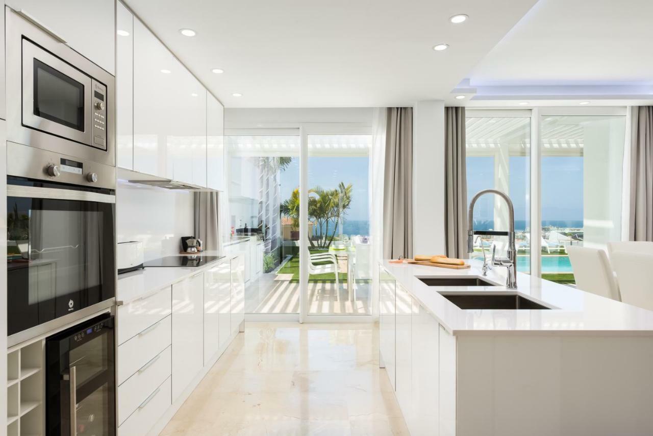 Villa Valentina Ocean View Heated Pool 아데제 외부 사진