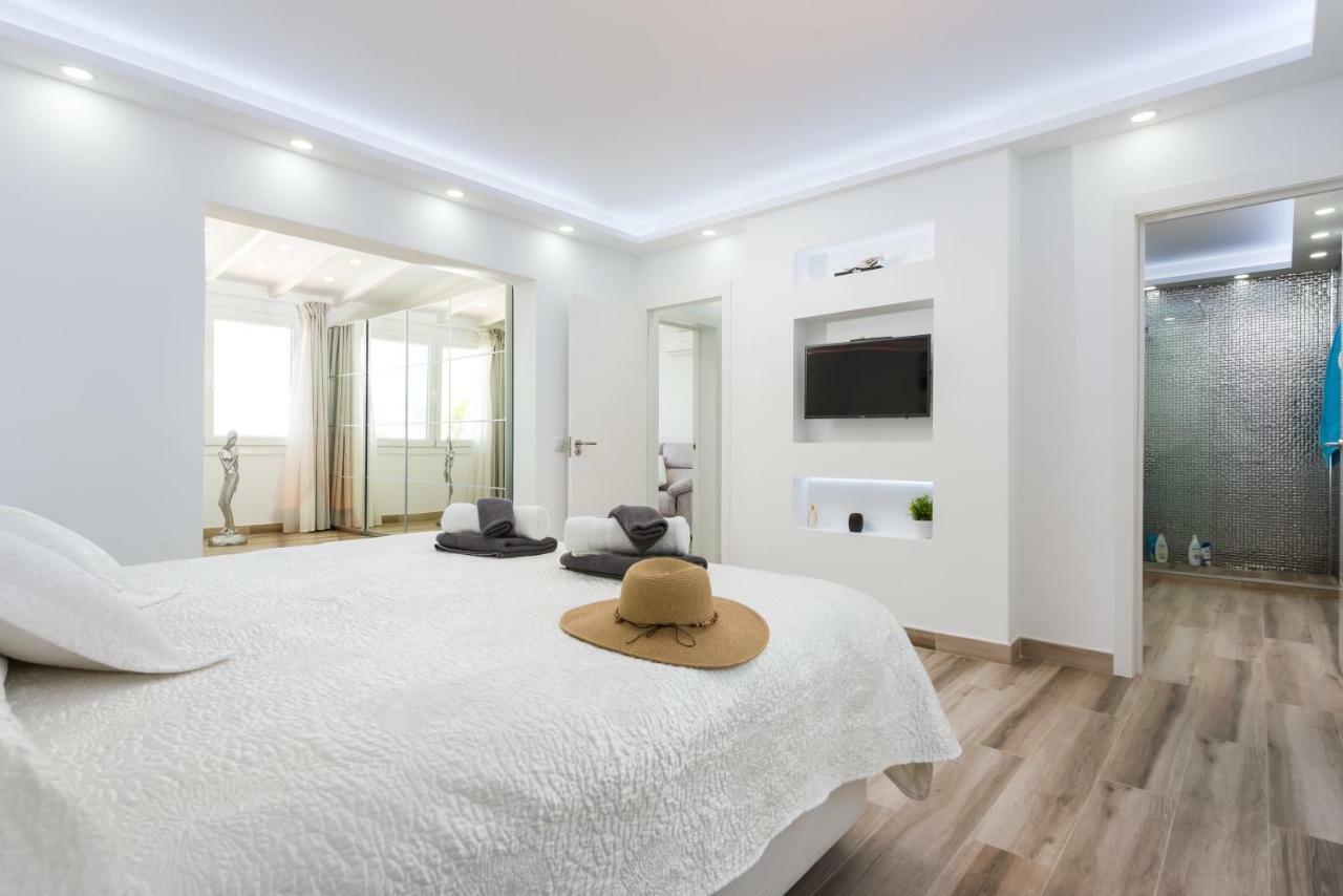 Villa Valentina Ocean View Heated Pool 아데제 외부 사진