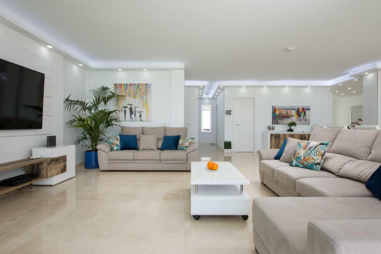 Villa Valentina Ocean View Heated Pool 아데제 외부 사진