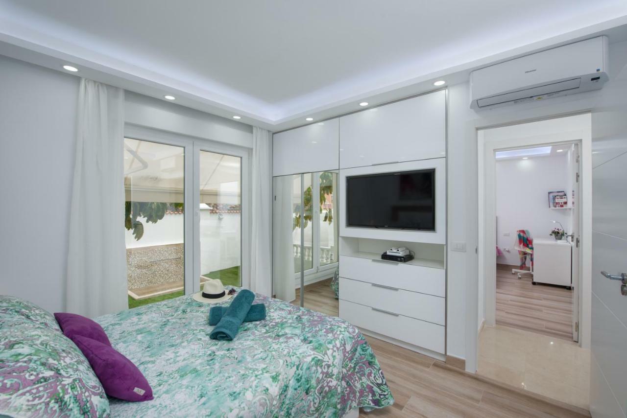 Villa Valentina Ocean View Heated Pool 아데제 외부 사진