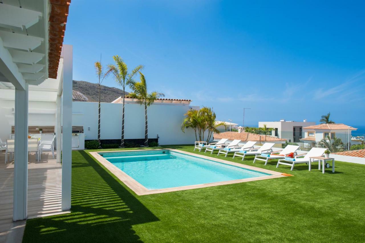 Villa Valentina Ocean View Heated Pool 아데제 외부 사진